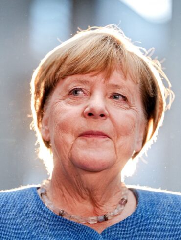 Altkanzlerin Merkel zeigt sich fünf Jahre nach ihrem Abschied aus dem Amt wieder häufig in der Öffentlichkeit. (Archivbild)