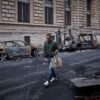 Frankreich nach Krawallen: Ausgebrannte Autos in Paris