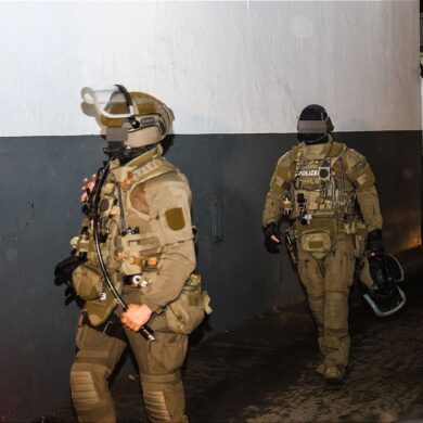 SEK-Beamte waren am Donnerstagabend in Hagen im Einsatz.