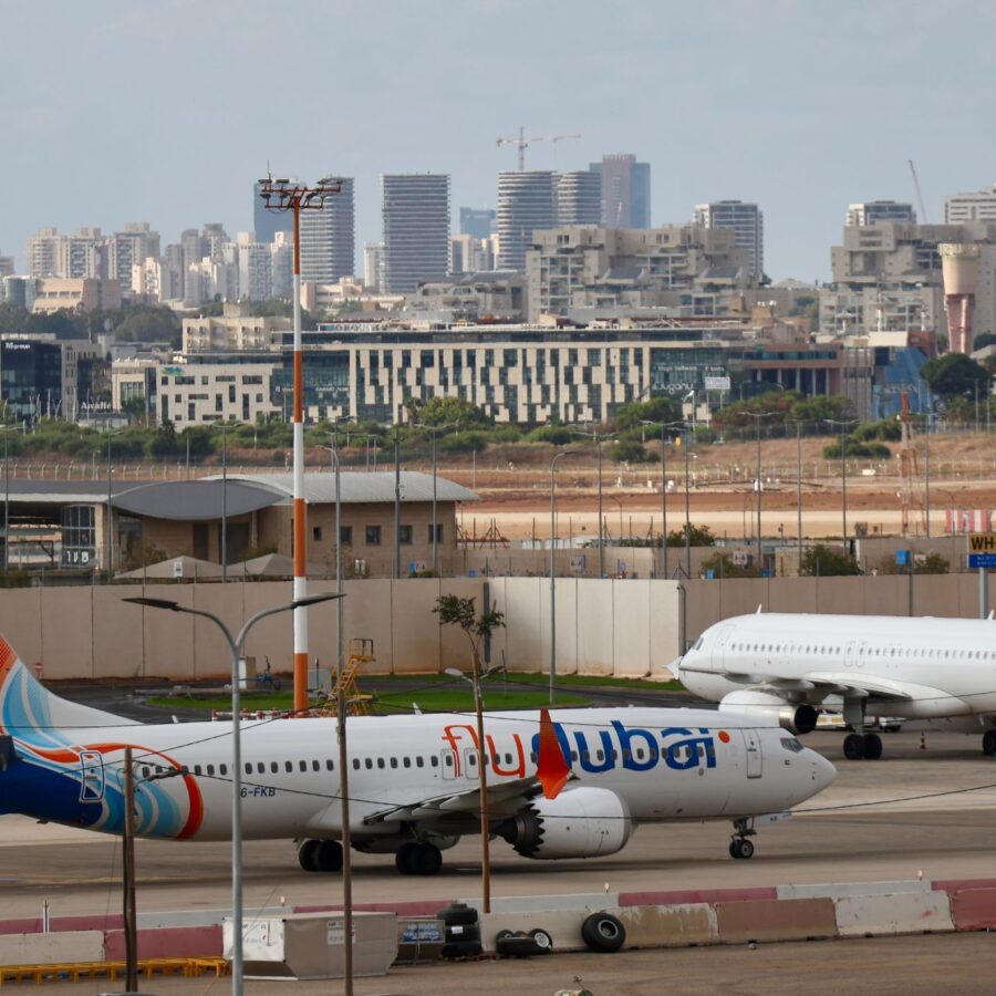 Nach dem Vorfall auf einem Flydubai-Flug nach Tel Aviv berichten US-Medien über brisante Informationen zu dem mutmaßlichen Angreifer. (Archivbild)