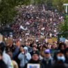 Die Proteste in Paris begannen friedlich.