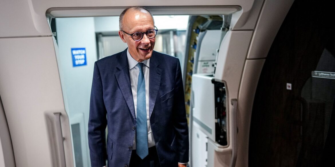 Auf seiner Asien-Reise ist der Kanzler auch mit dem Thema Steinmeier-Nachfolge befasst.