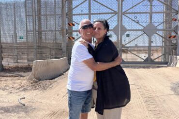Laut Efrat Machikawa waren für ihren vor drei Jahren in den Gazastreifen verschleppten Onkel Gadi Moses die Lügen der Entführer über seine Familie mit das Schlimmste.