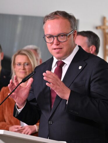 Thüringens Regierungschef Mario Voigt akzeptiert den Entzug seines Doktortitels.