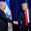 US-Präsident Donald Trump (r.) spricht eine Wahlempfehlung für den israelischen Ministerpräsidenten Benjamin Netanjahu (l.) aus. (Archivbild)