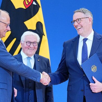 Lachende Gesichter gab es bei der Ernennung von Alexander Schweitzer (rechts).